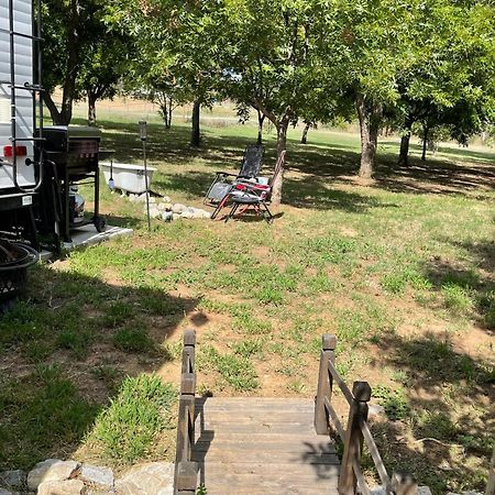 Pet Friendly Graham Home Route 66 At The Mistletoe Farm Ngoại thất bức ảnh